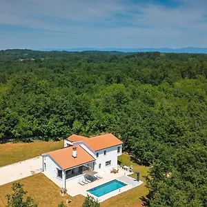 Vila Prisunca Jacuzzi & Swimming Pool, Pazin